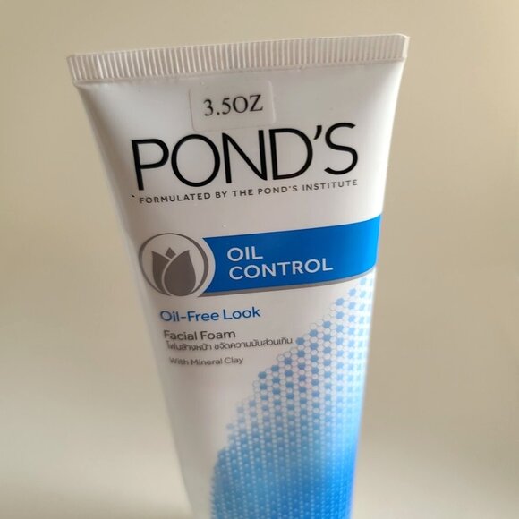 Ponds Oil Control Mattifying Foam Face Wash 3.5 oz/100 g (pack of 2) NEW - Picture 3 of 7